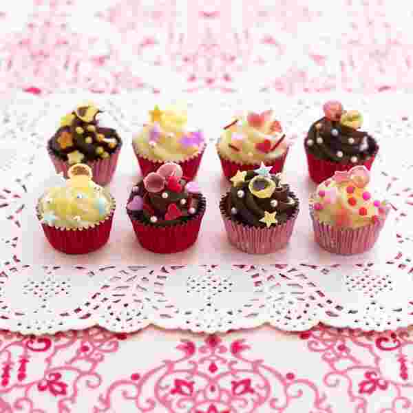 2色のガナッシュカップチョコ
