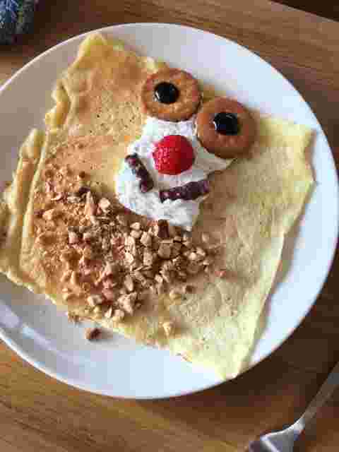 火を使わない料理の顔つきクレープ