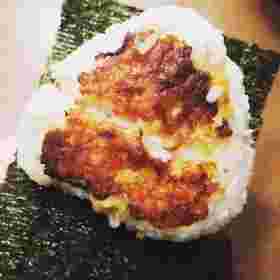 塩うにみそをつけた焼きおにぎり