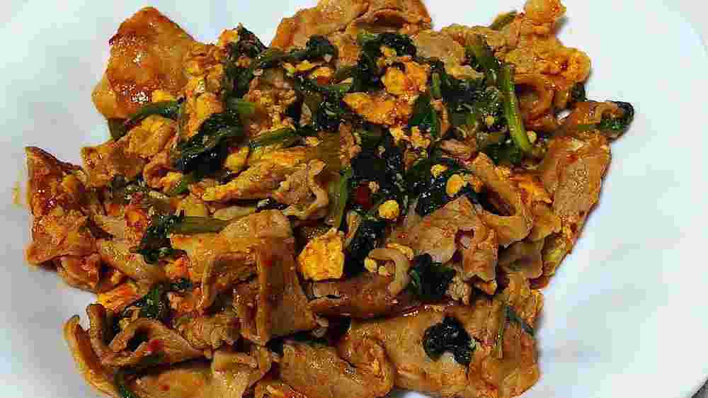 豚バラ肉とほうれん草・卵のキムチ炒めのレシピ
