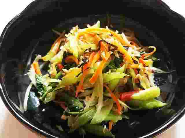 大根の皮のツナと小松菜の塩昆布炒め