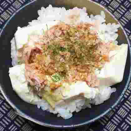 シンプルなツナ缶を使った丼