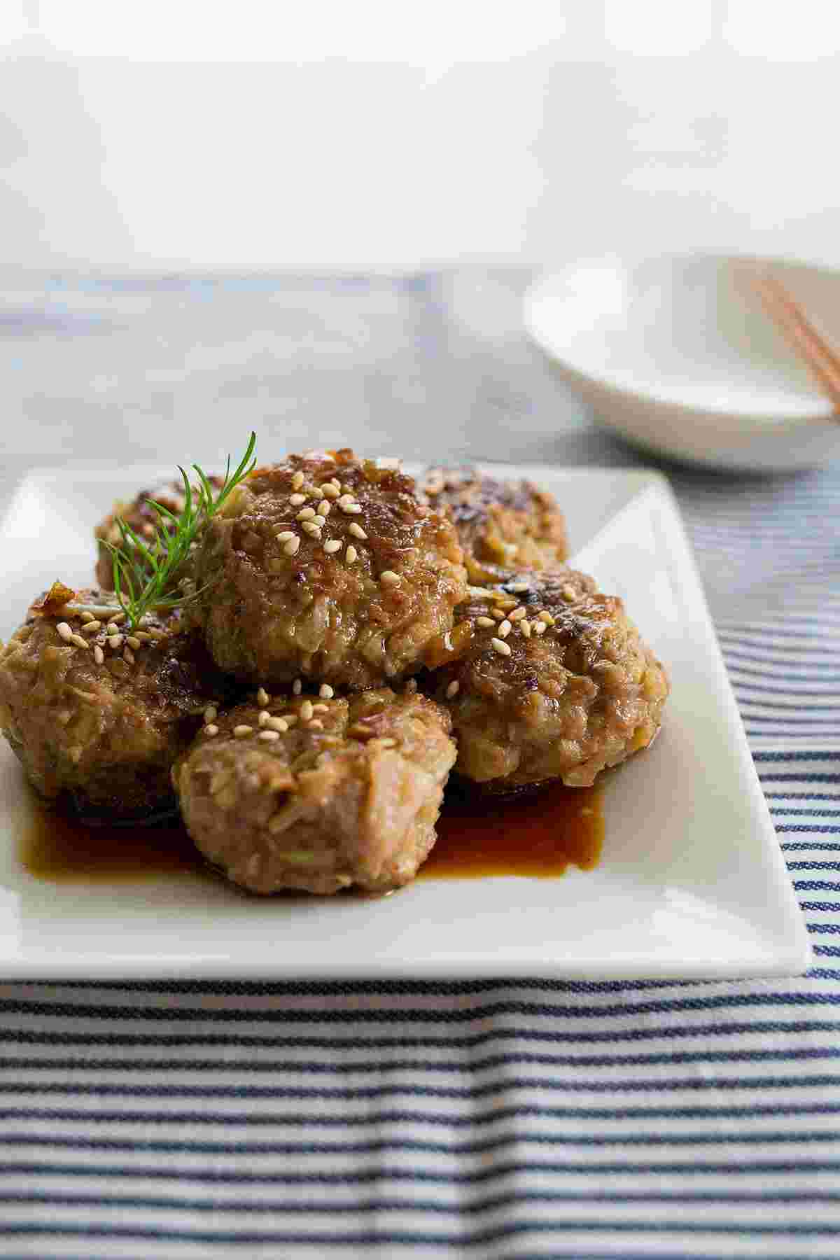 キャベツたっぷり豚ひき肉のつくね