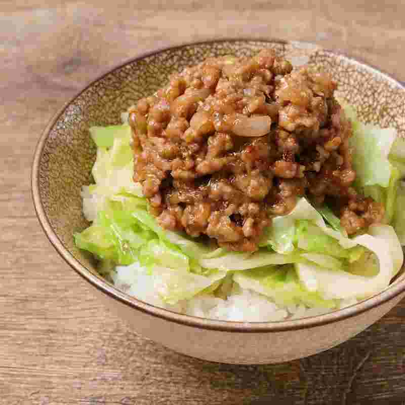 キャベツのひき肉みそがけ丼