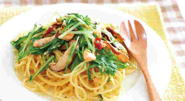 人気の鮭パスタ「鮭と水菜の和風スパゲッティ」