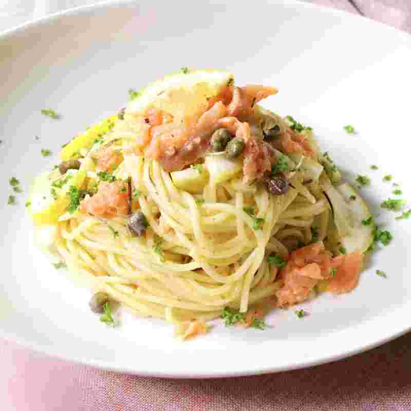 人気の鮭パスタ「スモークサーモンのオイルスパゲッティ」
