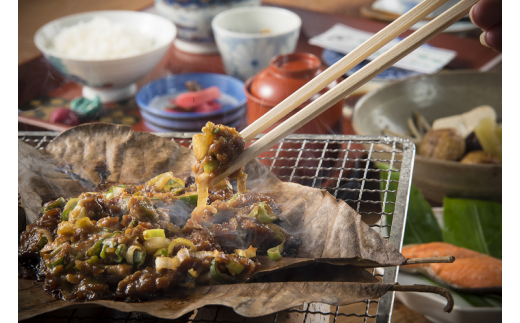 箸が進む味わいの朴葉味噌