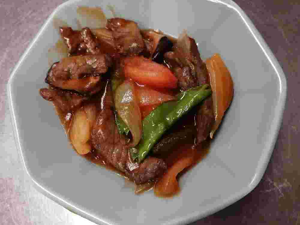 牛肉と玉ねぎとトマトの炒め物