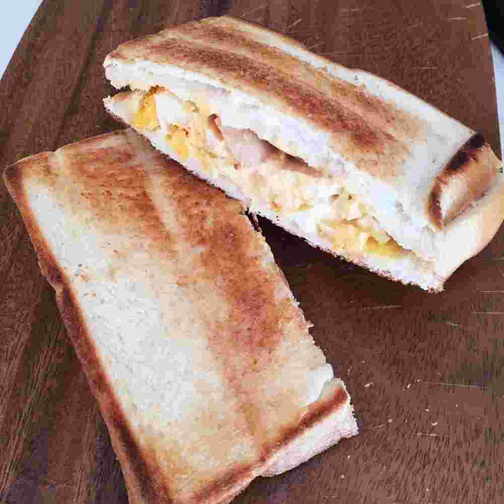 簡単なレシピで作る燻製卵のホットサンド
