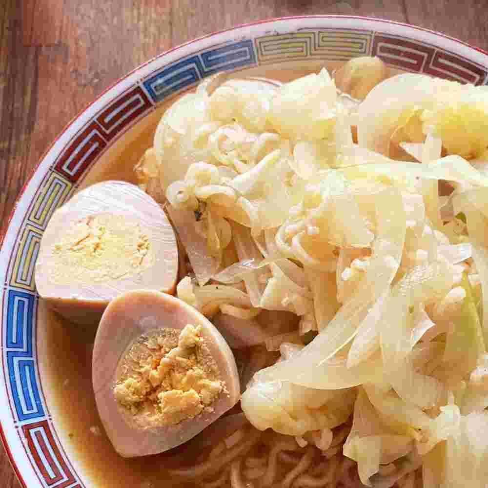 簡単なレシピで作る燻製卵入りラーメン