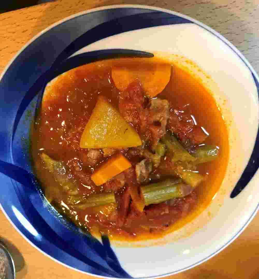 玉ねぎとベーコンのトマトスープ