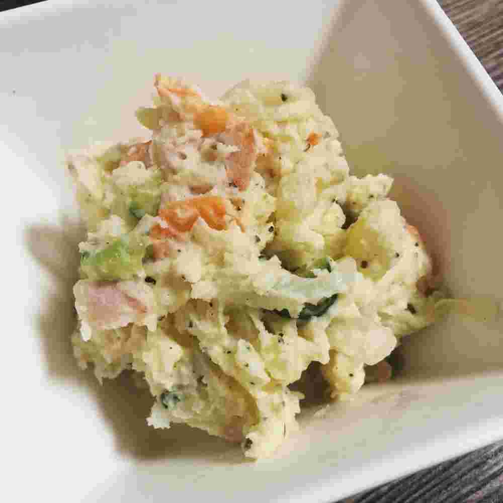 玉ねぎとベーコン入りポテトサラダ