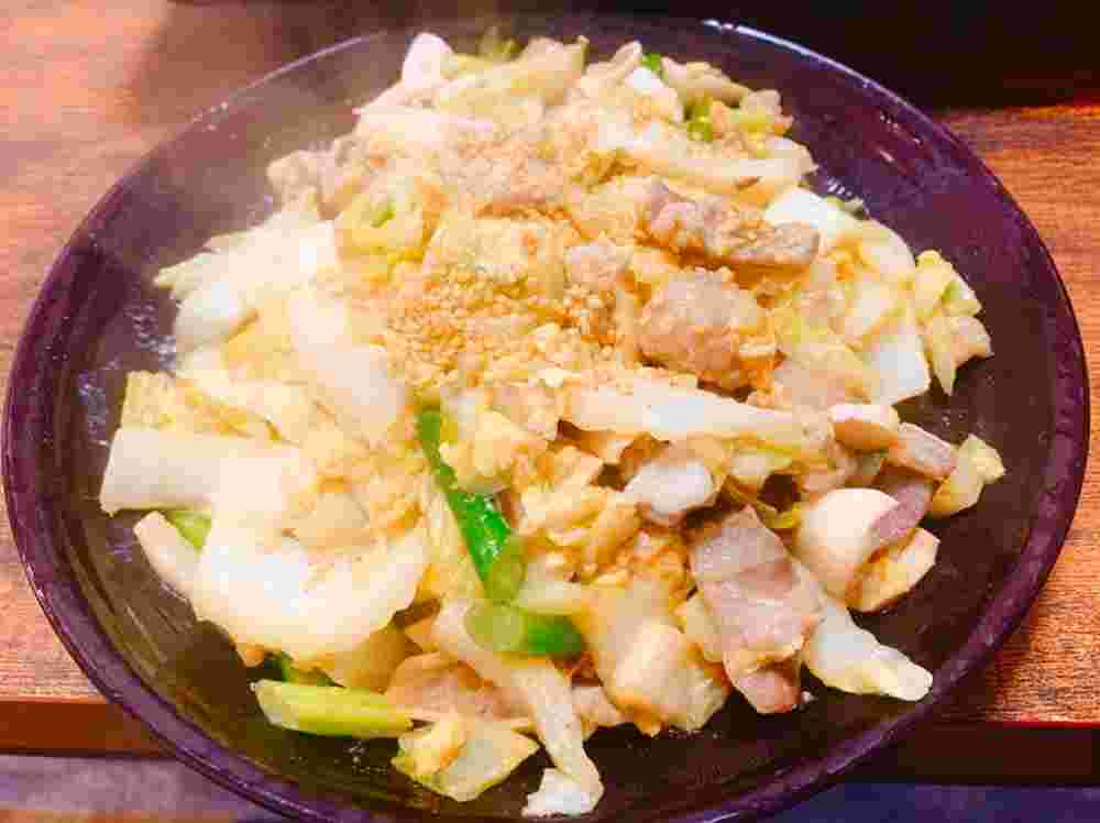 豚ホルモンと白菜のオイスター炒め