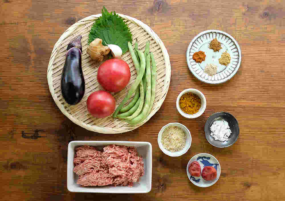 野菜炒めの材料とひき肉