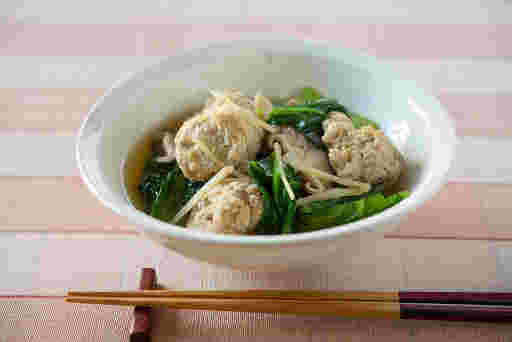 ひき肉を使ったおつまみ「小松菜と肉団子の煮びたし」