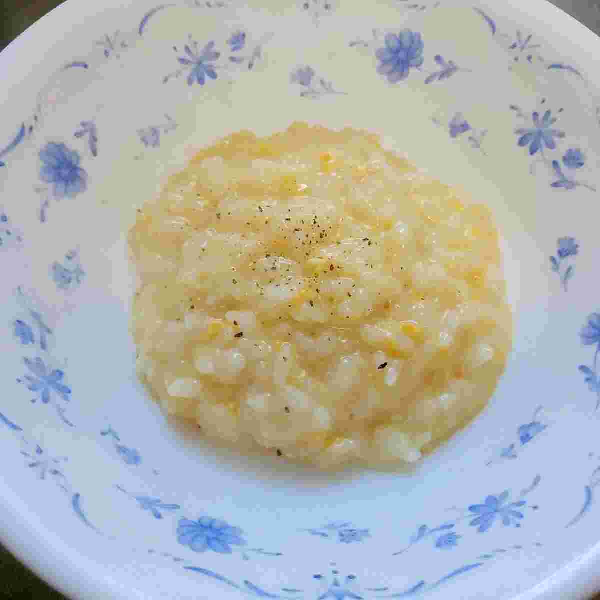 たっぷりのチーズが入った牡蠣鍋チーズリゾット