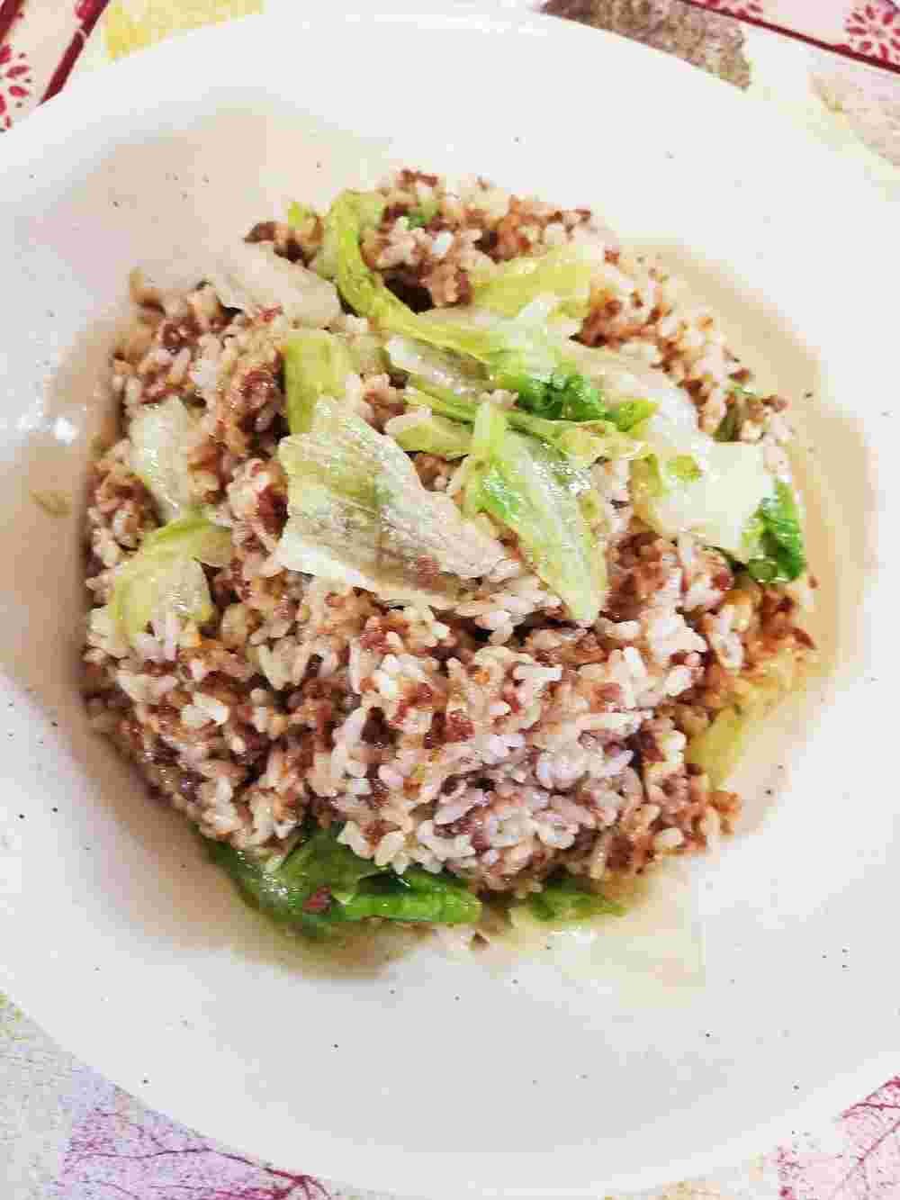 ひき肉とレタスのにんにく風味チャーハン