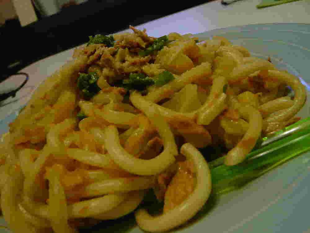 白菜とツナを使った洋風焼きうどん
