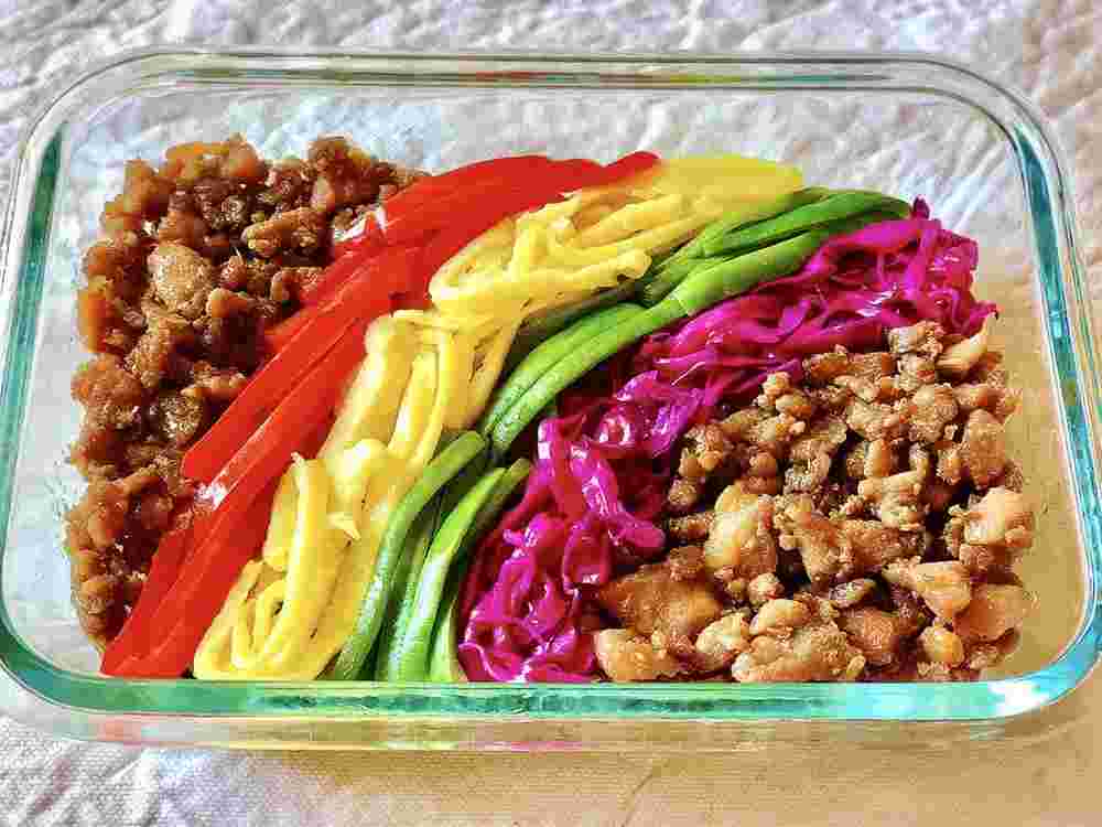 人気レシピで作るレインボー旦那弁当