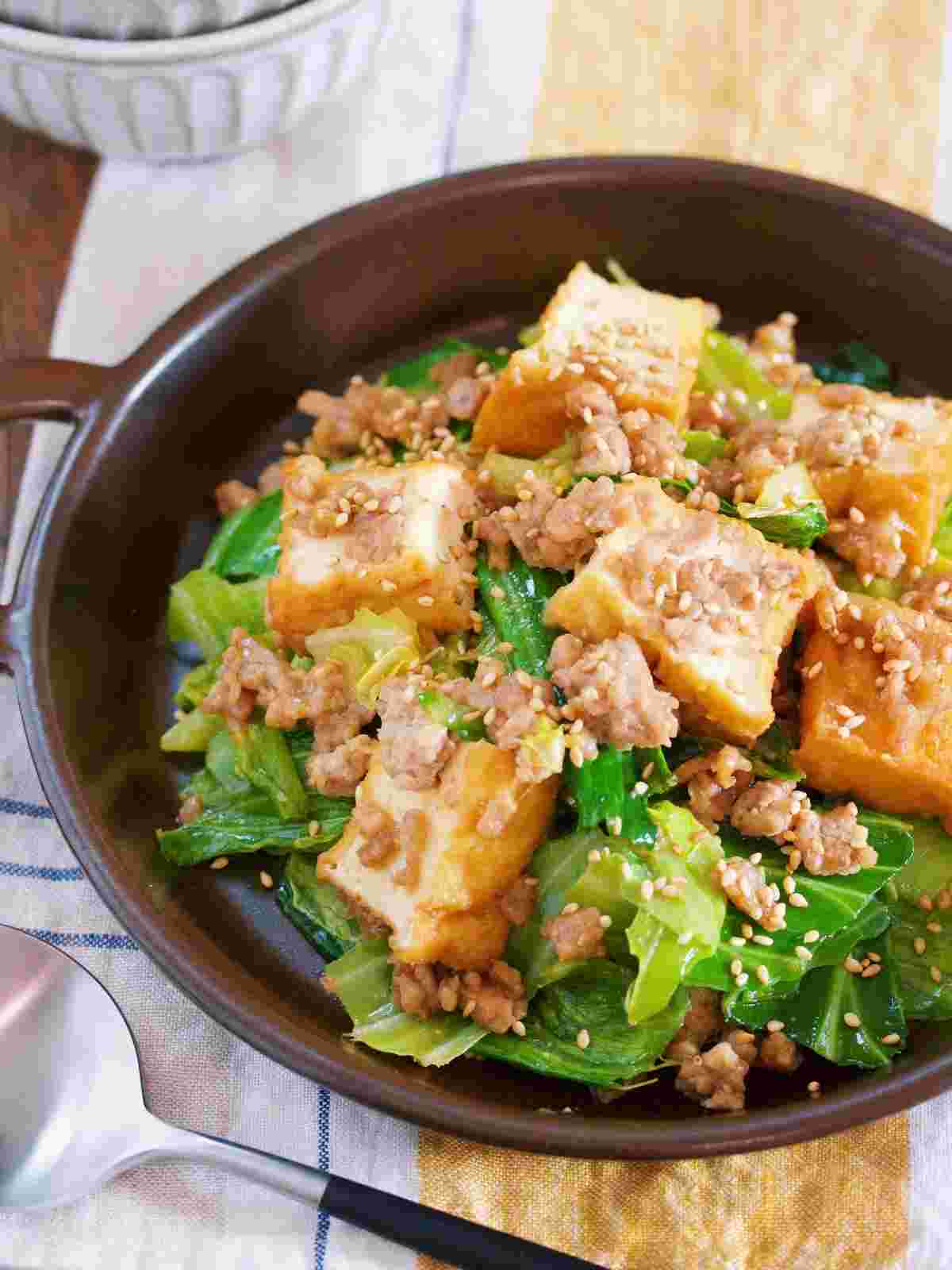 春キャベツと豚ひき肉の厚揚げしょうが味噌炒め