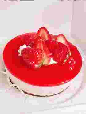 いちごムースのケーキ