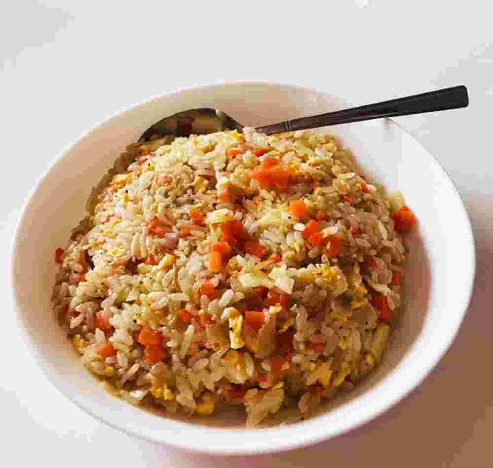 もやしと玉ねぎ入りチャーハン