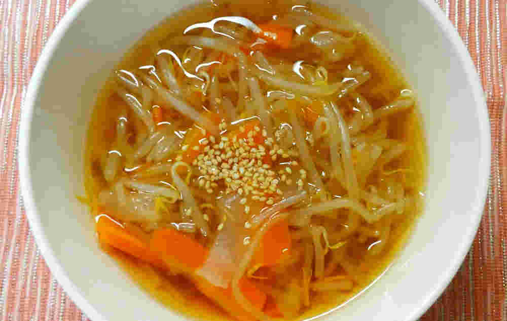 もやしと玉ねぎの白だしスープ