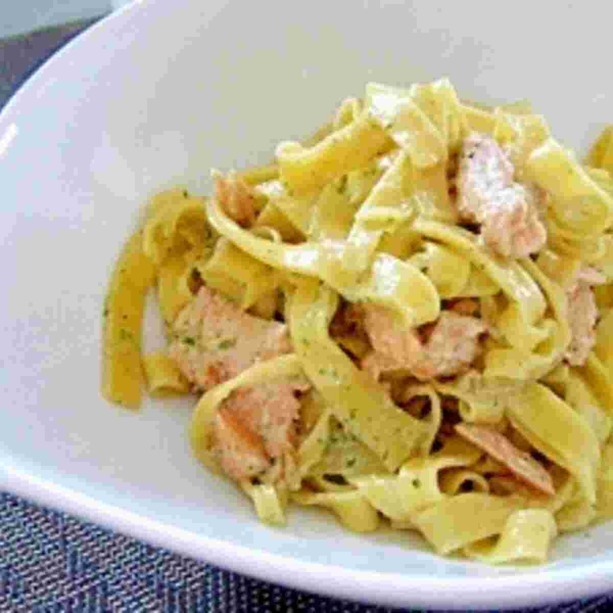 サーモンのバジルクリームパスタ