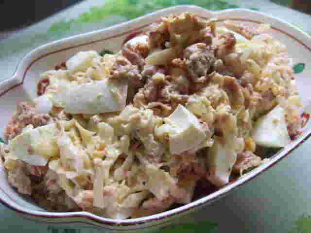 鮭缶を使ったサラダ