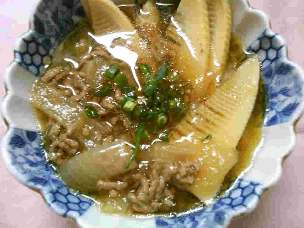 たけのことひき肉と玉ねぎの煮物