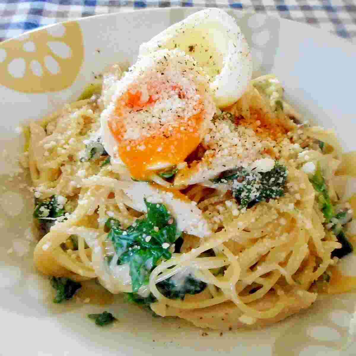 鶏ハムとほうれん草のクリームパスタ