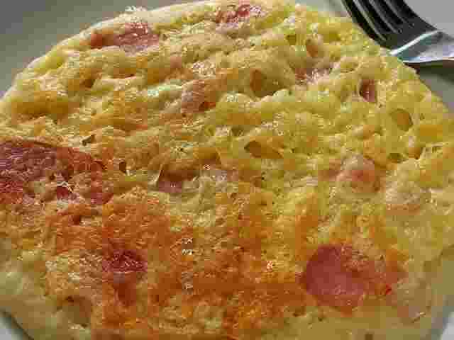 チーズのベーコンパンケーキ