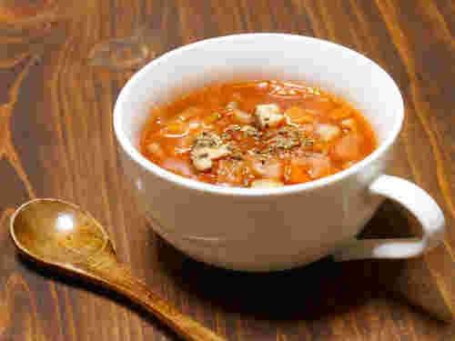 玉ねぎときのこの野菜たっぷりトマトスープ