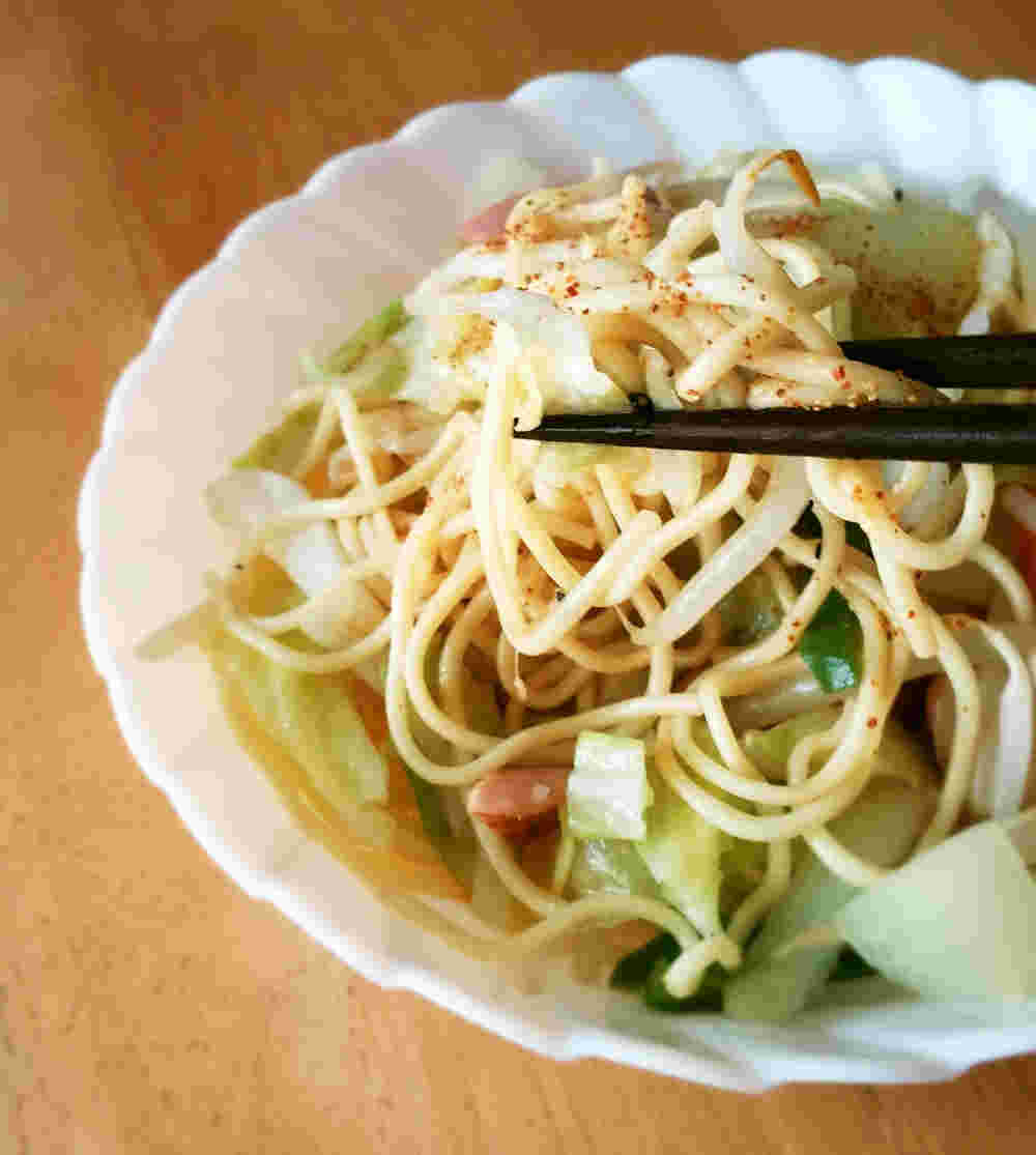 ポン酢と玉ねぎと七味でサッパリ焼きそばのレシピ