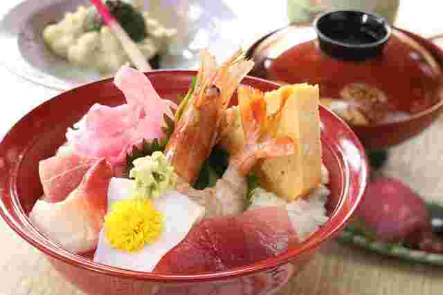 木更津市の潮騒で提供されている海鮮丼