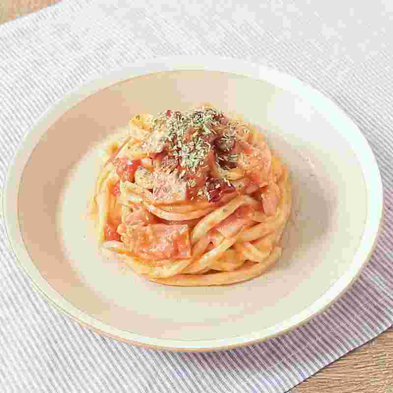 ベーコンとマッシュルームのアラビアータ風うどん