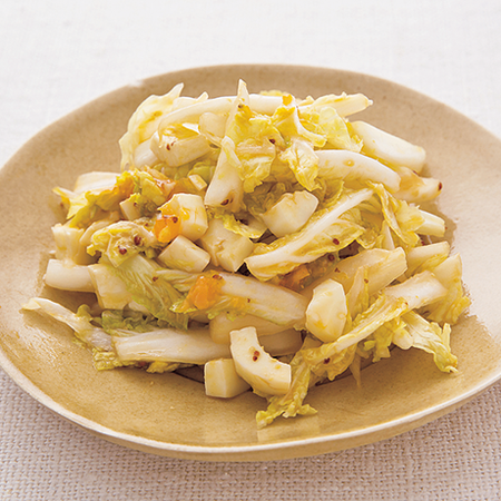 白菜と茹で卵を和えたサラダ