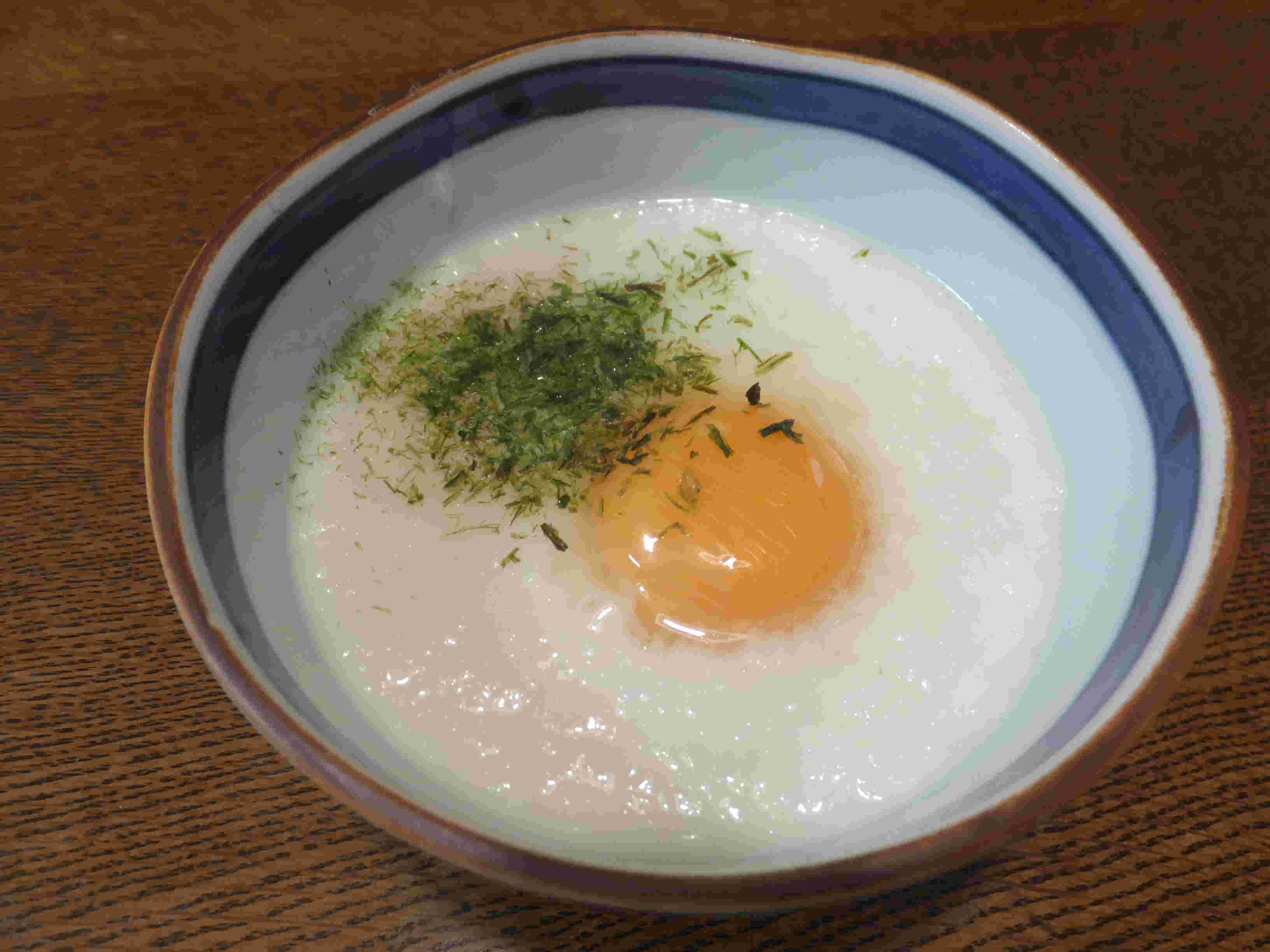すりおろした長芋と卵を加えたとろろ