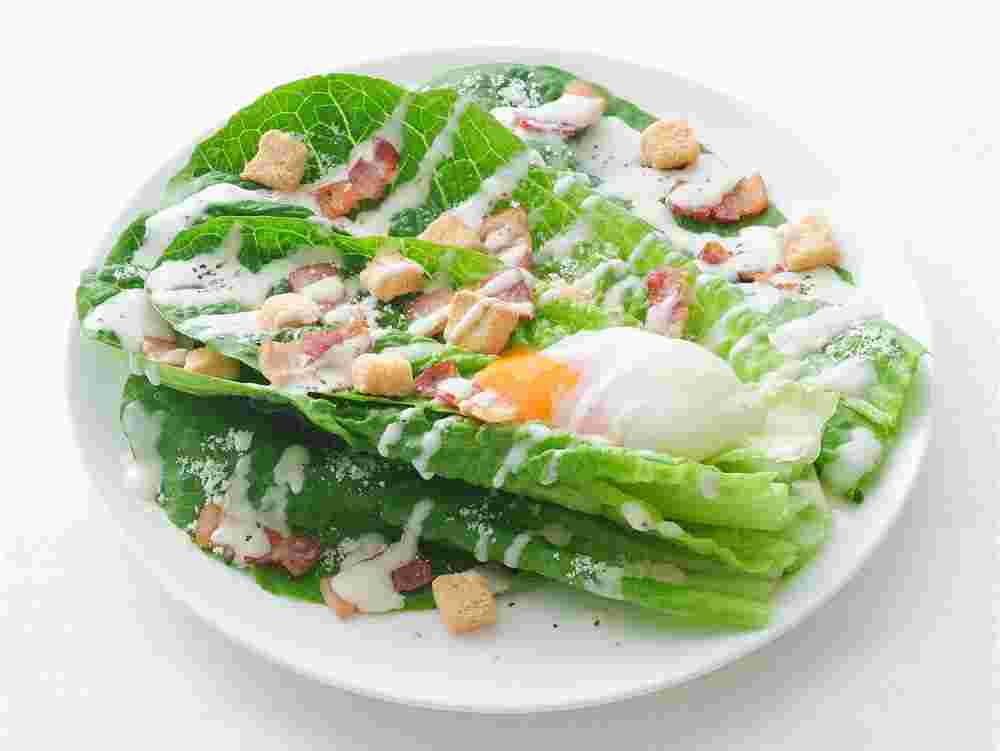 ベーコンが美味しいクラシックシーザーサラダ