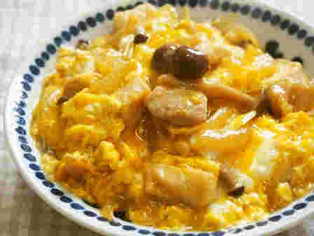 玉ねぎとしめじの親子丼