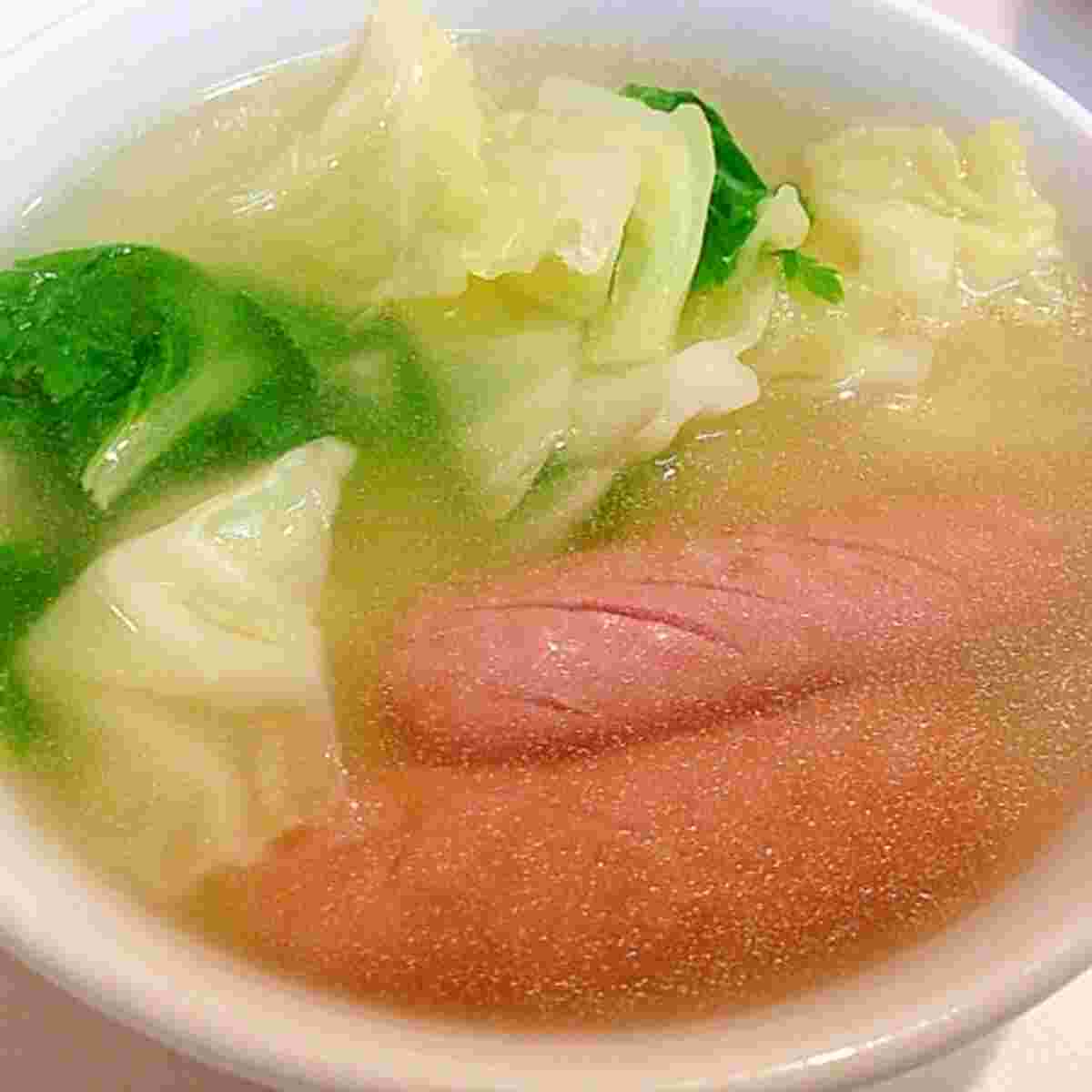 ウインナーを使ったセロリスープ