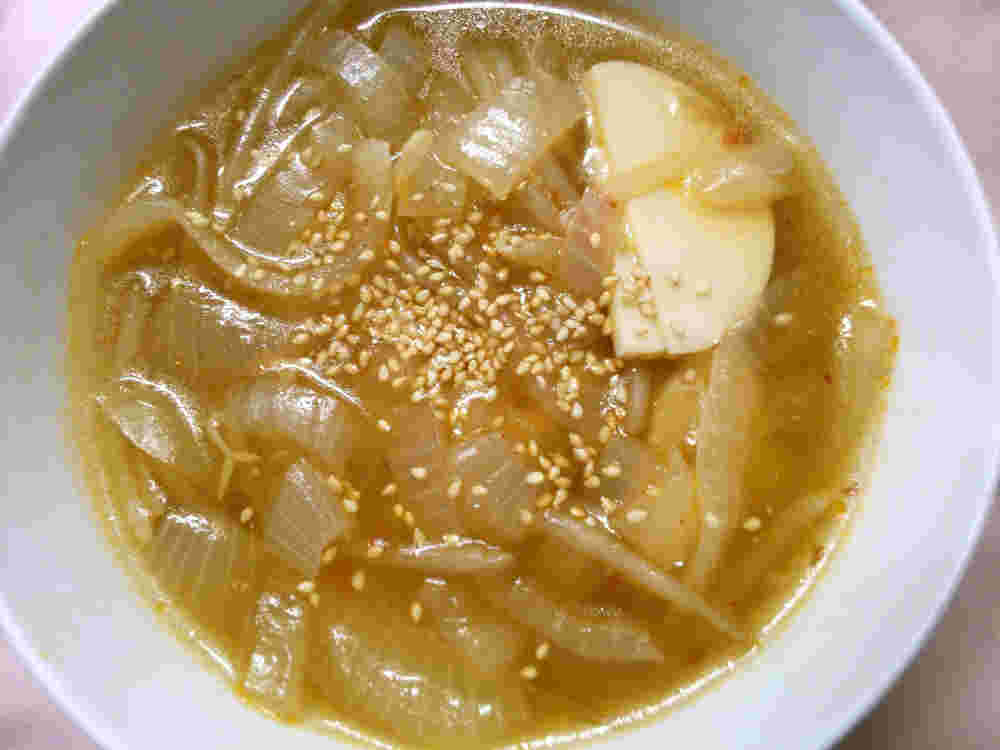 もやしと玉ねぎの ピリ辛中華スープ