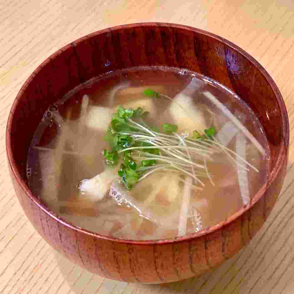 たけのこと玉ねぎの生姜入り中華スープ