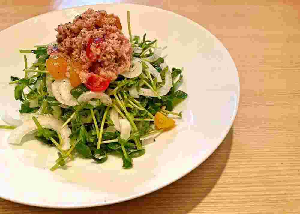 簡単なレシピで作る豆苗オニオンサラダ