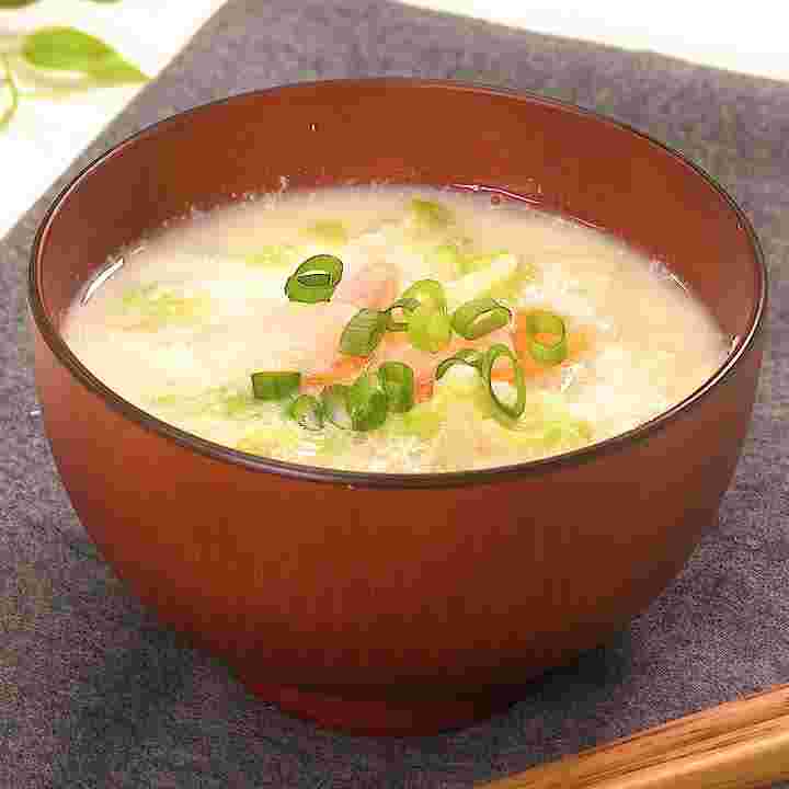 白菜と大根の豆乳スープ