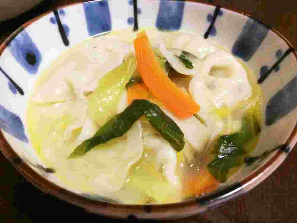創味シャンタンDXで餃子スープ
