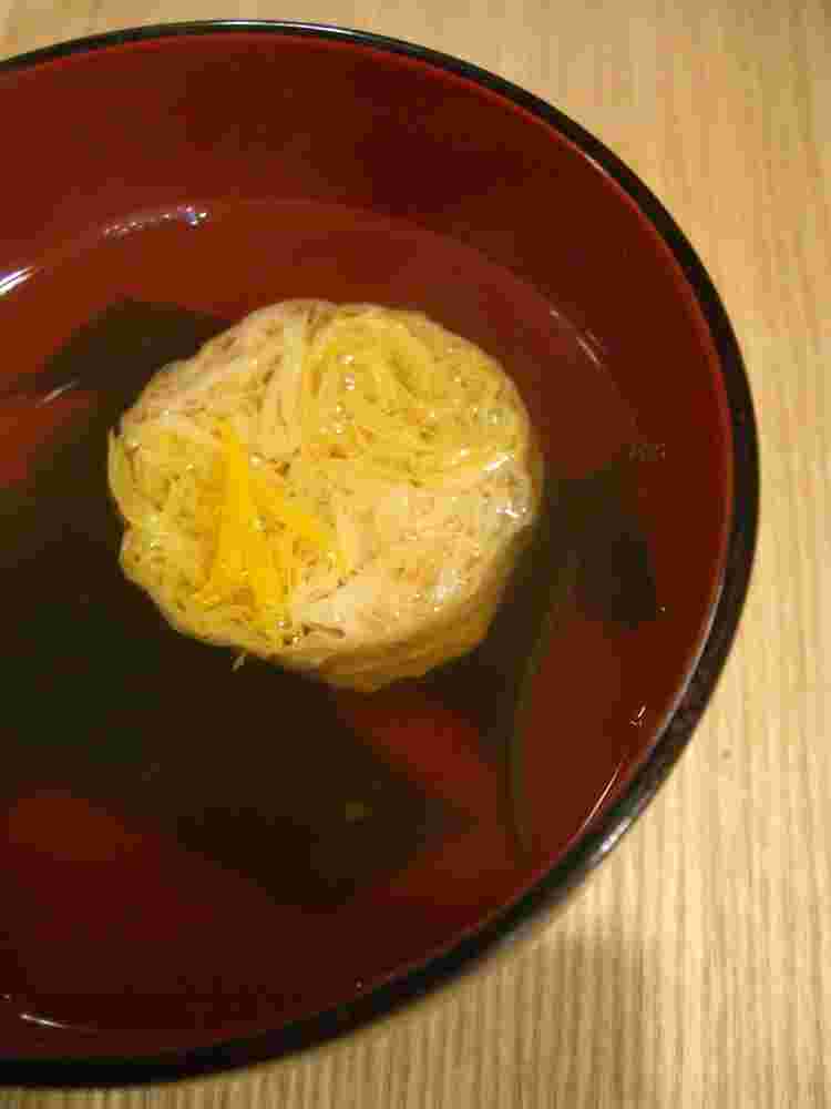 乾燥湯葉とわかめのお吸い物