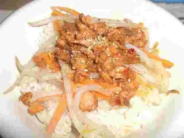 鮭ともやしのビビンバ丼