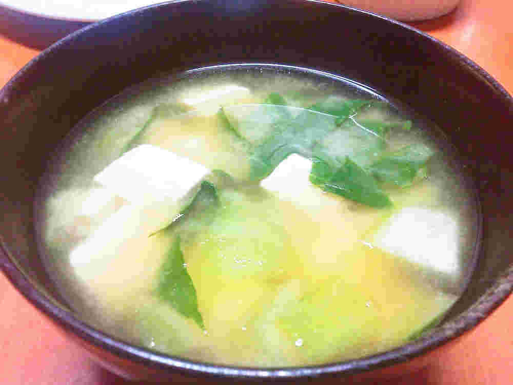チンゲン菜の味噌汁