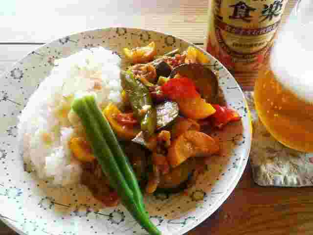 ししとうとベーコンを使った夏野菜のカレー